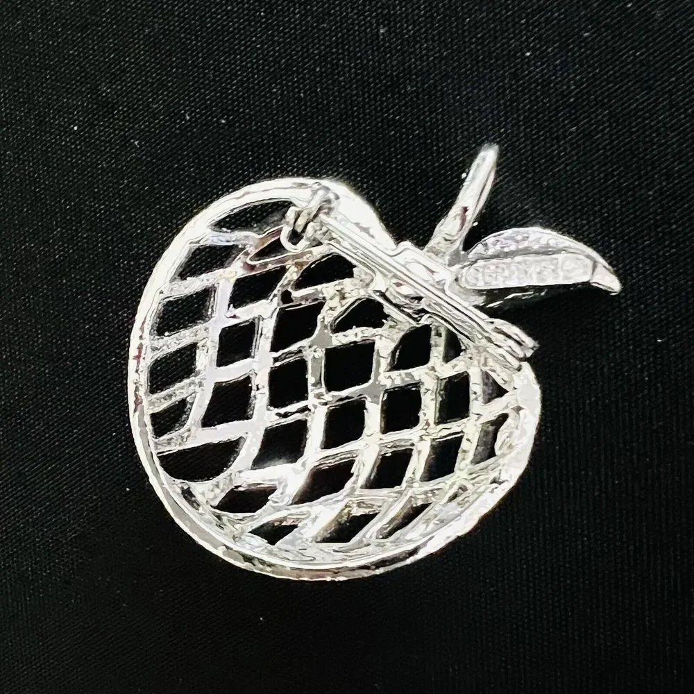 Gerry’s Vintage Silver Tone Open Basket Weave Apple Pin Brooch Pendant 4210
